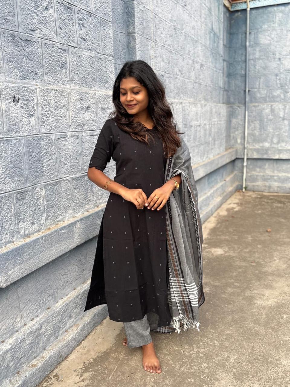 BLACK GREY HANDLOOM SUIT