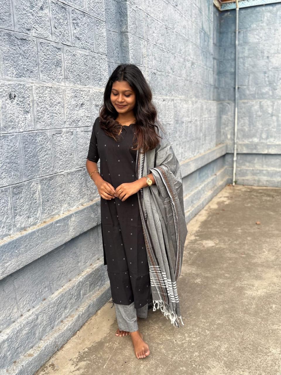 BLACK GREY HANDLOOM SUIT