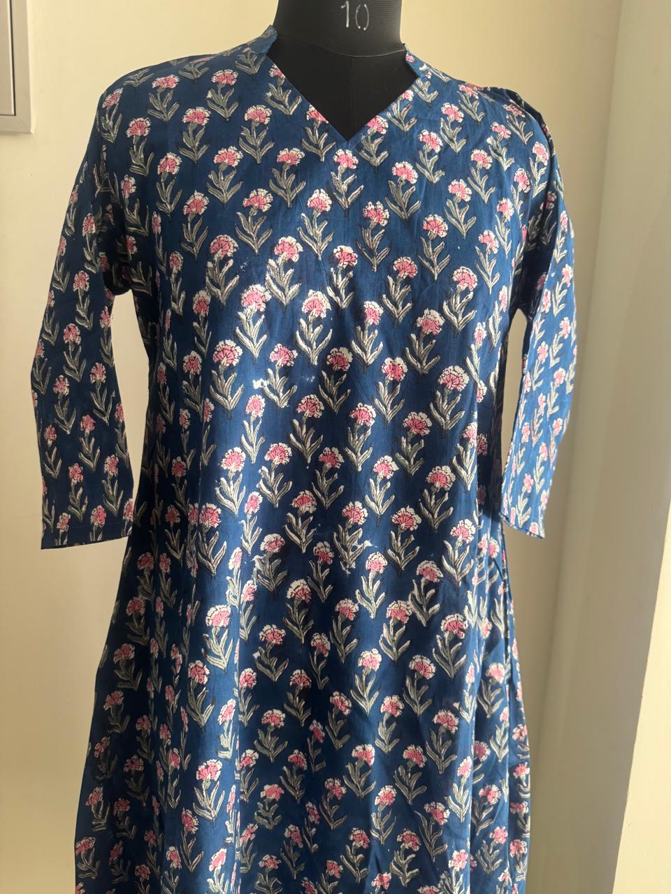 NARAYAN-2 CHECKED RAW SILK SUIT (Copy)
